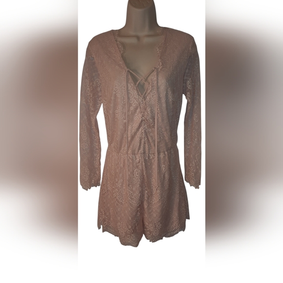 Charlotte Russe Lace Romper in Blush Pink - Picture 9 of 13